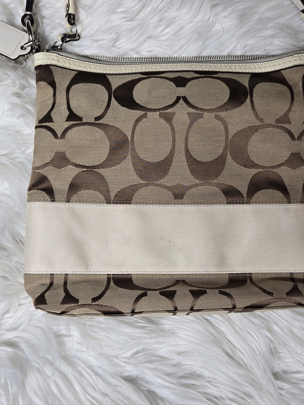 Coach Brown Signature Canvas and Cream Trim Shoulder Bag - Picture 3 of 6